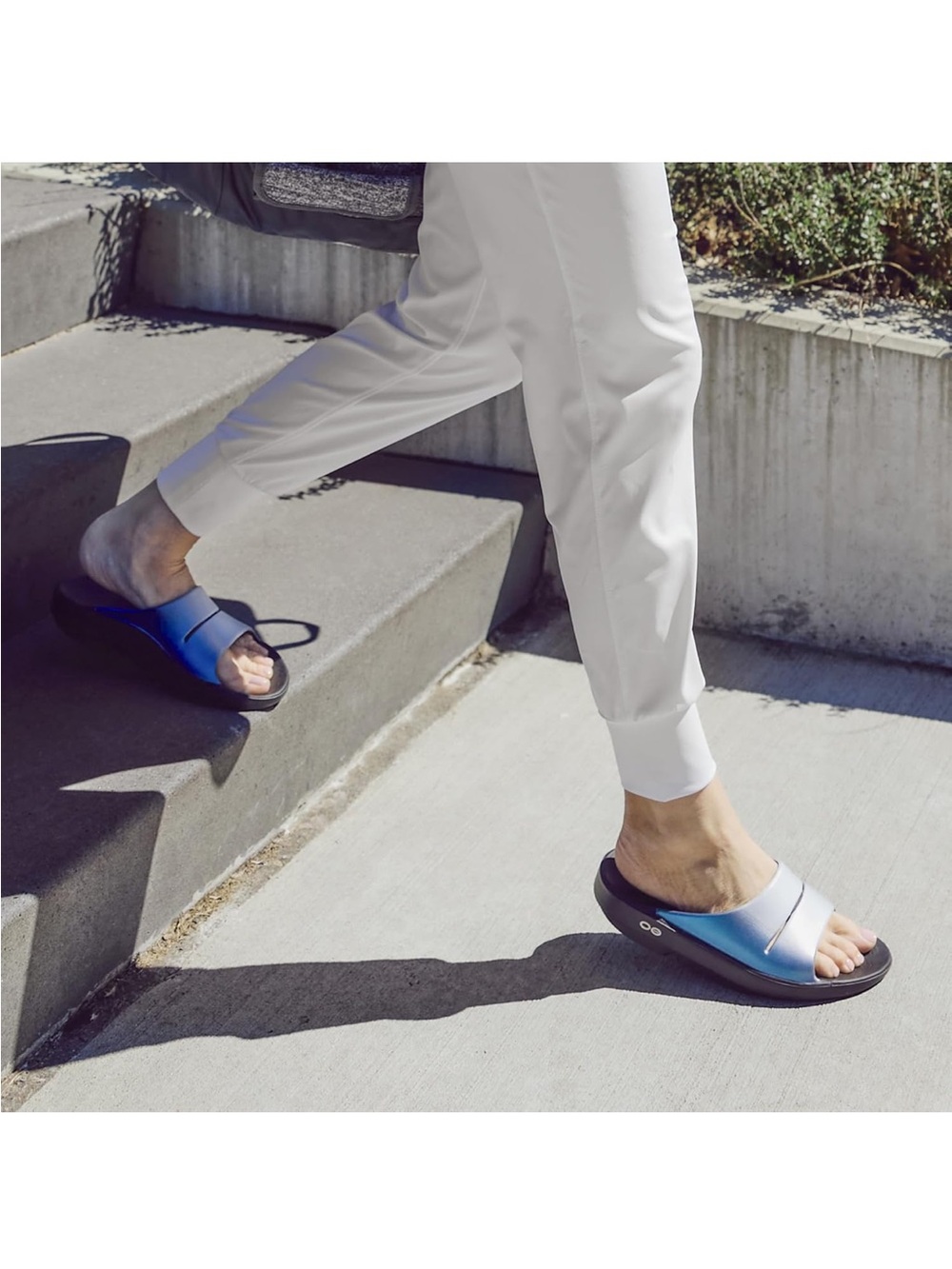 OOFOS Ooahh Metallic Blue Slide Sandal for Women size 9 almost new! - Picture 7 of 7